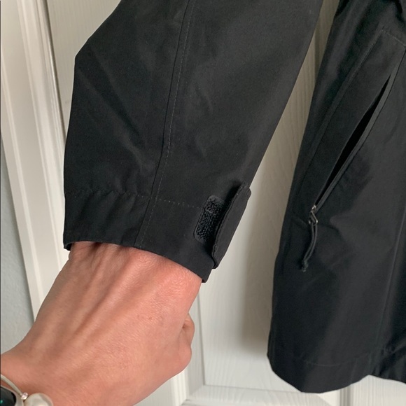 The North Face Black Ski & Snow Jacket - Picture 6 of 12